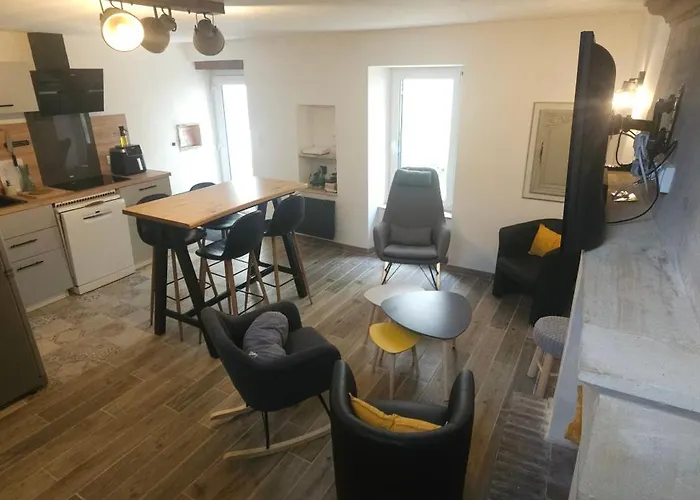 Les Deux Pieds Sous La Couette *